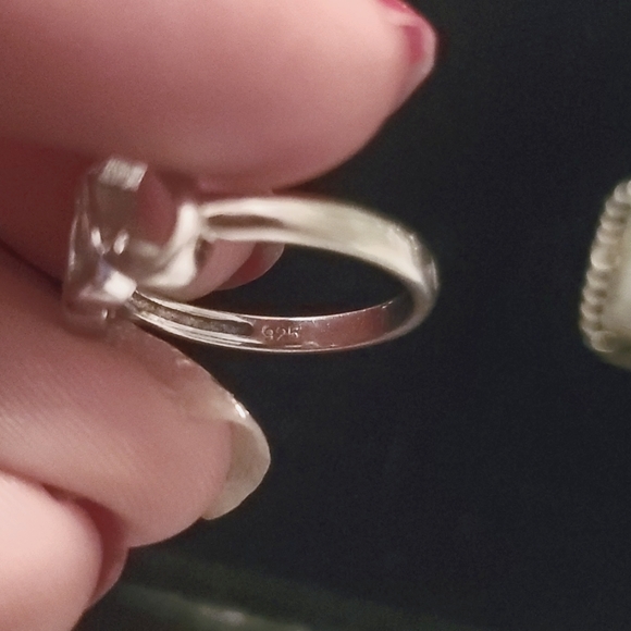 Ring - Picture 4 of 4